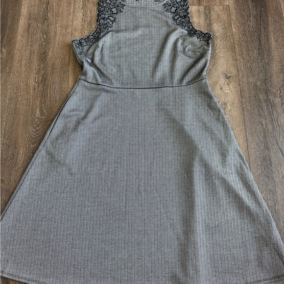 Banana Republic Herringbone Fit and Flare Dress. New with tags! Women’s size 12. - Picture 2 of 10
